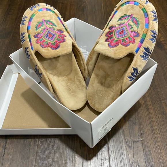 NEW Farm Rio Slippers - Picture 4 of 7